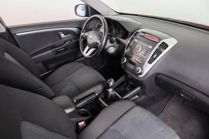 Kia Ceed I Рестайлинг с пробегом 2010 года, цена 679 000 рублей, 199125 км, хэтчбек, Автокод Объявления