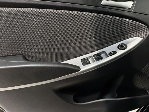 Hyundai Solaris I с пробегом 2013 года, цена 875 000 рублей, 100428 км, седан, Автокод Объявления