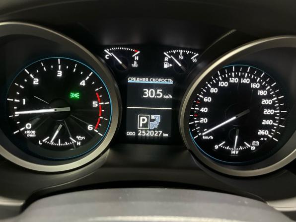 Toyota Land Cruiser 200 Series Рестайлинг 1 с пробегом 2013 года, цена 3 500 000 рублей, 252026 км, внедорожник, Автокод Объявления