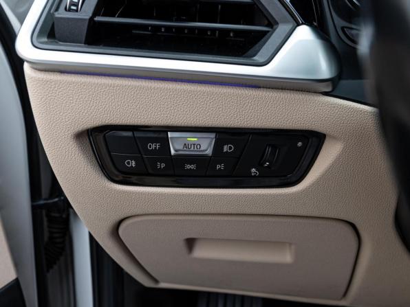 BMW 3 серии VII (G2x) с пробегом 2020 года, цена 3 740 000 рублей, 99778 км, седан, Автокод Объявления