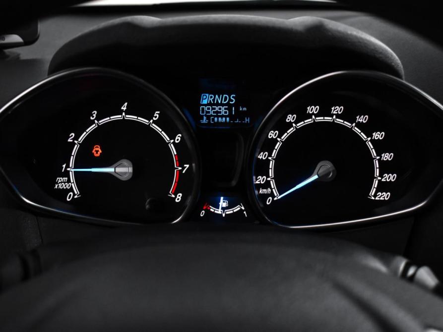 Ford Fiesta Mk6 Рестайлинг Санкт-Петербург  - изображение 18