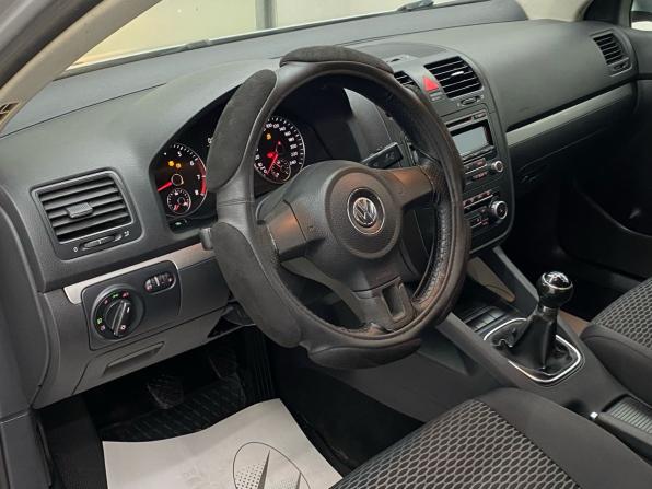 Volkswagen Jetta V с пробегом 2010 года, цена 449 000 рублей, 296198 км, седан, Автокод Объявления
