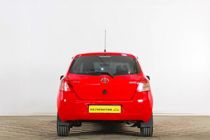 Toyota Yaris I Рестайлинг с пробегом 2006 года, цена 499 000 рублей, 242000 км, хэтчбек, Автокод Объявления