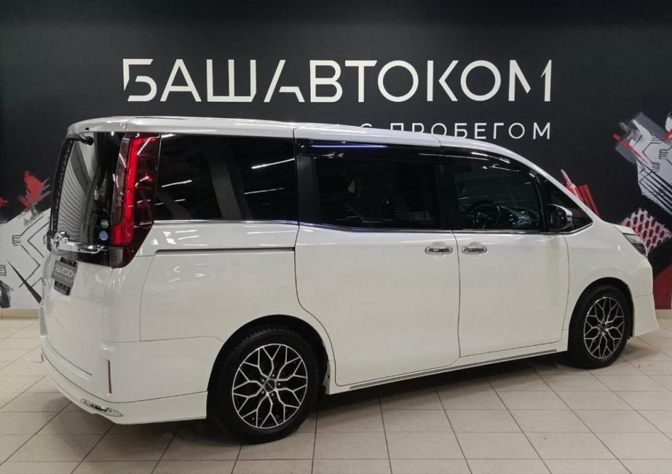 Toyota Esquire I Уфа  - изображение 4