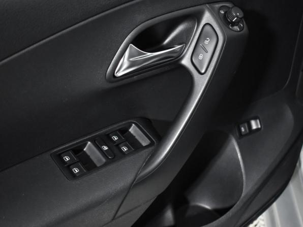 Volkswagen Polo V Рестайлинг с пробегом 2017 года, цена 747 987 рублей, 184935 км, седан, Автокод Объявления