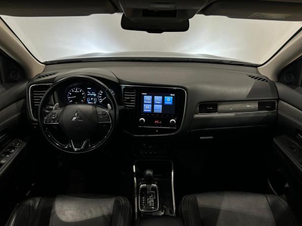 Mitsubishi Outlander III Рестайлинг 3 с пробегом 2021 года, цена 2 049 000 рублей, 180260 км, внедорожник, Автокод Объявления