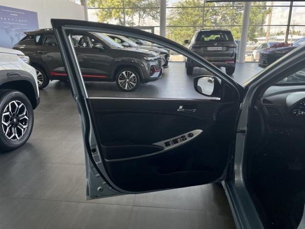 Hyundai Solaris I с пробегом 2012 года, цена 899 900 рублей, 181000 км, седан, Автокод Объявления