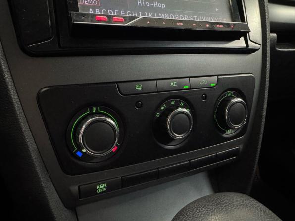 Skoda Octavia II (A5) Рестайлинг с пробегом 2012 года, цена 720 000 рублей, 234484 км, лифтбек, Автокод Объявления