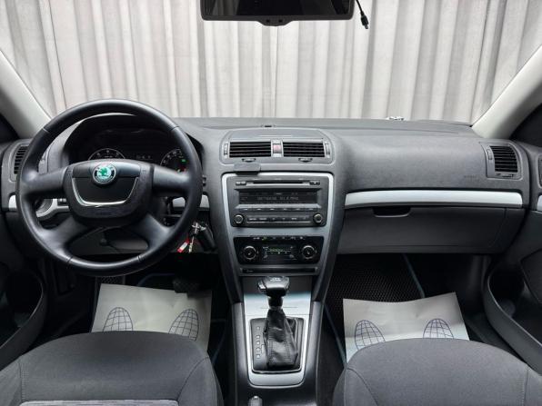 Skoda Octavia II (A5) Рестайлинг с пробегом 2012 года, цена 699 000 рублей, 235000 км, лифтбек, Автокод Объявления