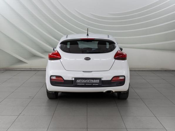 Kia Ceed II с пробегом 2015 года, цена 978 000 рублей, 177265 км, хэтчбек, Автокод Объявления