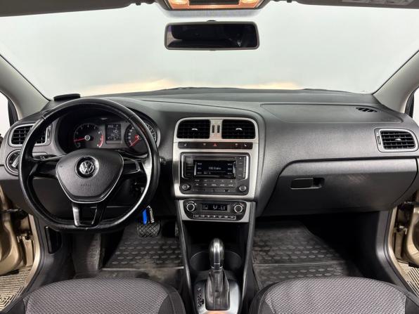 Volkswagen Polo V Рестайлинг с пробегом 2016 года, цена 1 335 000 рублей, 65215 км, седан, Автокод Объявления