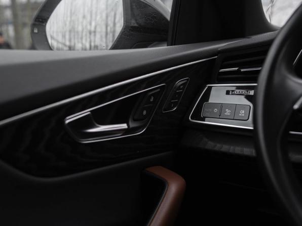 Audi Q8 I (4M) с пробегом 2022 года, цена 6 500 000 рублей, 115834 км, внедорожник, Автокод Объявления