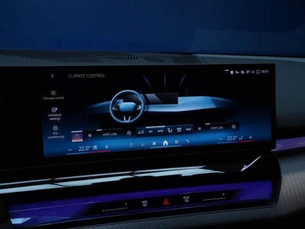 BMW 5 серии VIII (G60/G61/G68) с пробегом 2024 года, цена 7 770 000 рублей, 5150 км, седан, Автокод Объявления