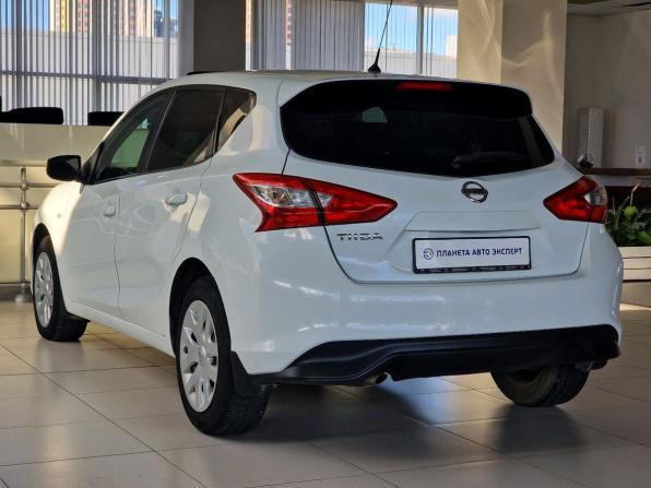 Nissan Tiida II с пробегом 2015 года, цена 950 000 рублей, 139710 км, хэтчбек, Автокод Объявления
