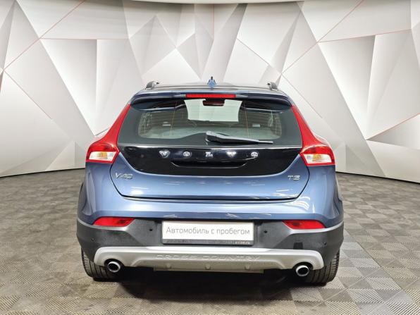 Volvo V40 Cross Country I Рестайлинг с пробегом 2017 года, цена 2 100 000 рублей, 64102 км, хэтчбек, Автокод Объявления