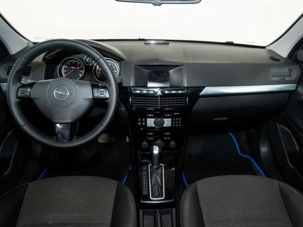 Opel Astra H Рестайлинг с пробегом 2010 года, цена 690 000 рублей, 191300 км, седан, Автокод Объявления