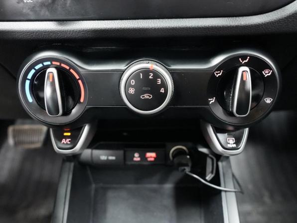 Kia Rio IV с пробегом 2019 года, цена 1 330 000 рублей, 158000 км, хэтчбек, Автокод Объявления