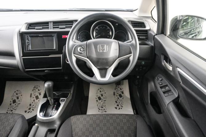 Honda Fit III с пробегом 2016 года, цена 1 039 000 рублей, 110000 км, хэтчбек, Автокод Объявления