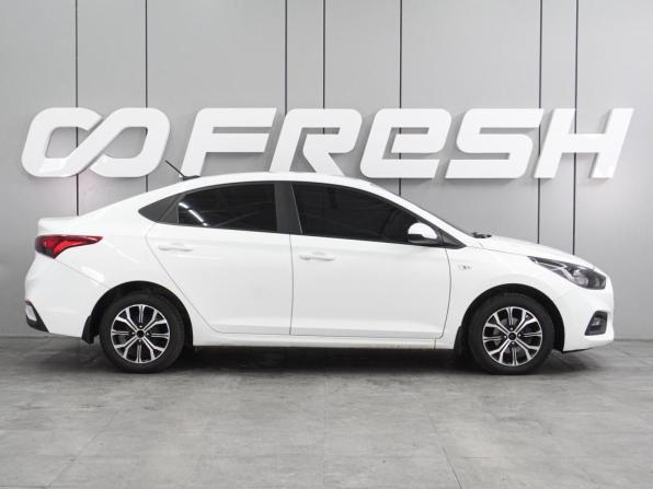Hyundai Solaris II с пробегом 2017 года, цена 1 145 000 рублей, 120299 км, седан, Автокод Объявления