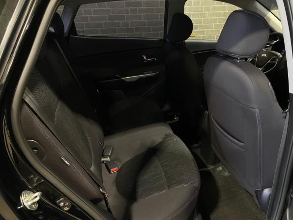 Kia Rio III Рестайлинг с пробегом 2015 года, цена 1 140 000 рублей, 137911 км, хэтчбек, Автокод Объявления