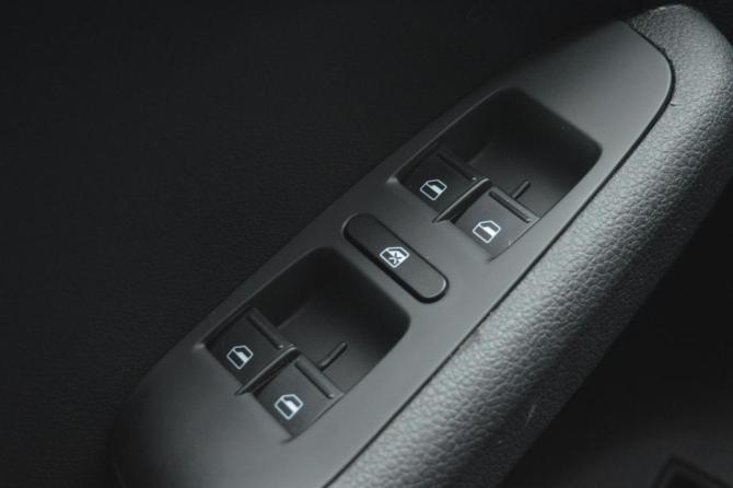 Volkswagen Jetta VI Рестайлинг с пробегом 2018 года, цена 1 520 000 рублей, 105962 км, седан, Автокод Объявления