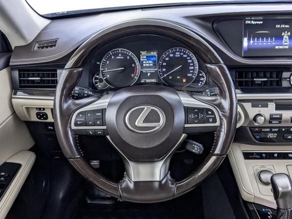 Lexus ES VI Рестайлинг с пробегом 2017 года, цена 2 700 000 рублей, 183749 км, седан, Автокод Объявления
