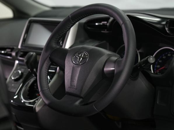 Toyota Wish II Рестайлинг с пробегом 2014 года, цена 1 540 000 рублей, 110000 км, минивэн, Автокод Объявления