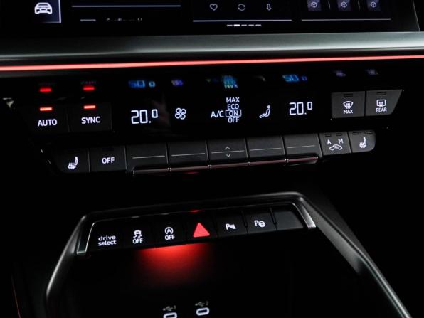 Audi A3 IV (8Y) Рестайлинг с пробегом 2025 года, цена 3 400 999 рублей, 7655 км, хэтчбек, Автокод Объявления