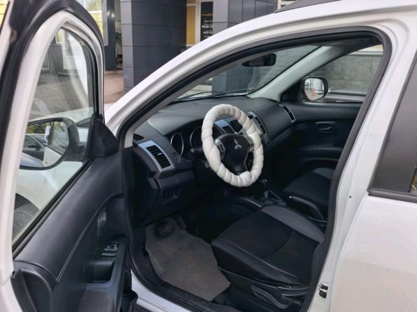 Mitsubishi Outlander II Рестайлинг с пробегом 2011 года, цена 1 250 000 рублей, 263108 км, внедорожник, Автокод Объявления