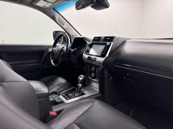 Toyota Land Cruiser Prado 150 Series Рестайлинг 2 с пробегом 2018 года, цена 5 454 000 рублей, 116500 км, внедорожник, Автокод Объявления