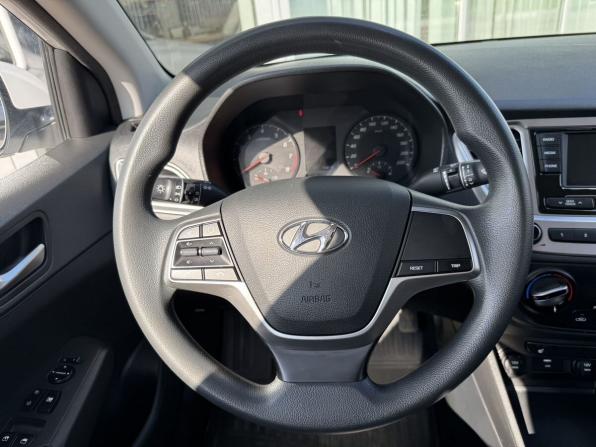 Hyundai Solaris II Рестайлинг с пробегом 2022 года, цена 1 550 000 рублей, 74841 км, седан, Автокод Объявления