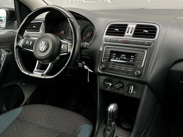 Volkswagen Polo V Рестайлинг с пробегом 2019 года, цена 869 800 рублей, 170072 км, седан, Автокод Объявления