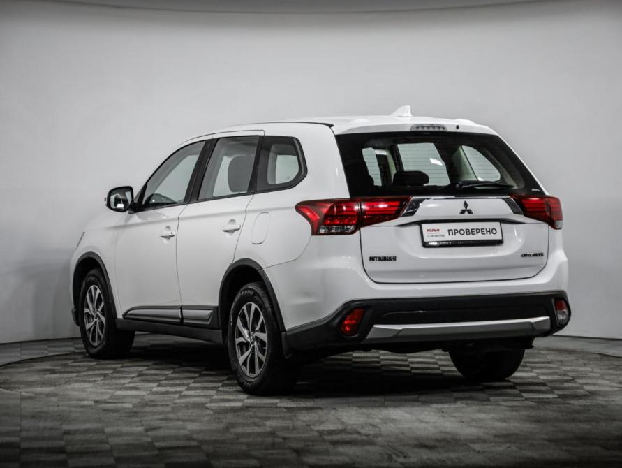 Mitsubishi Outlander III Рестайлинг 2 Санкт-Петербург  - изображение 7