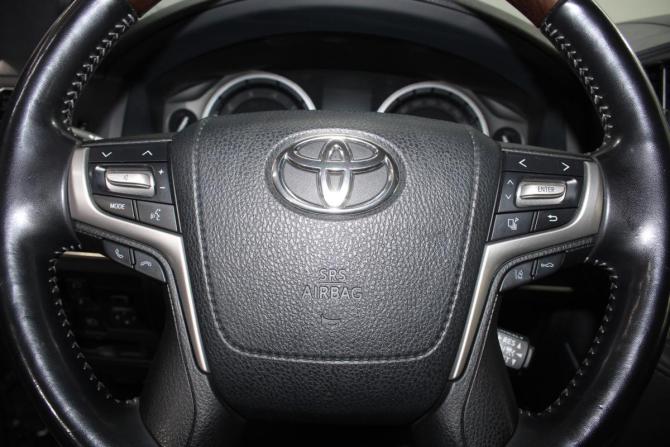 Toyota Land Cruiser 200 Series Рестайлинг 2 с пробегом 2020 года, цена 9 300 000 рублей, 108940 км, внедорожник, Автокод Объявления