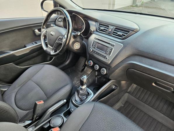 Kia Rio III Рестайлинг с пробегом 2016 года, цена 930 000 рублей, 170000 км, седан, Автокод Объявления