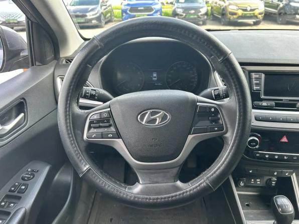 Hyundai Solaris II с пробегом 2018 года, цена 1 000 000 рублей, 150184 км, седан, Автокод Объявления