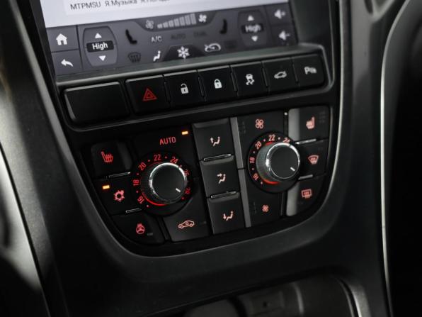 Opel Astra J Рестайлинг с пробегом 2012 года, цена 719 000 рублей, 280407 км, хэтчбек, Автокод Объявления