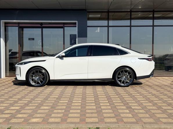Changan Lamore с пробегом 2023 года, цена 2 170 000 рублей, 36000 км, седан, Автокод Объявления