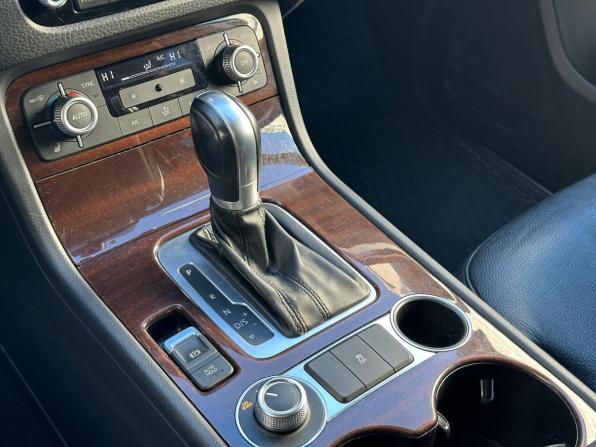 Volkswagen Touareg II Рестайлинг с пробегом 2017 года, цена 2 799 000 рублей, 156000 км, внедорожник, Автокод Объявления