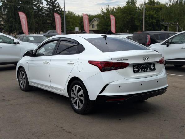 Hyundai Solaris II Рестайлинг с пробегом 2021 года, цена 1 670 000 рублей, 62644 км, седан, Автокод Объявления