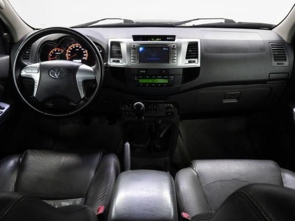 Toyota Hilux VII Рестайлинг с пробегом 2012 года, цена 1 650 000 рублей, 243174 км, пикап, Автокод Объявления