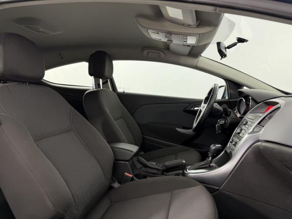 Opel Astra J Рестайлинг с пробегом 2014 года, цена 940 000 рублей, 96514 км, хэтчбек, Автокод Объявления