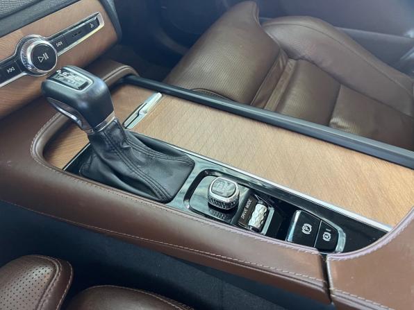 Volvo XC90 II с пробегом 2018 года, цена 2 955 000 рублей, 242949 км, внедорожник, Автокод Объявления