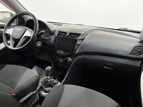 Hyundai Solaris I с пробегом 2014 года, цена 670 000 рублей, 193609 км, седан, Автокод Объявления