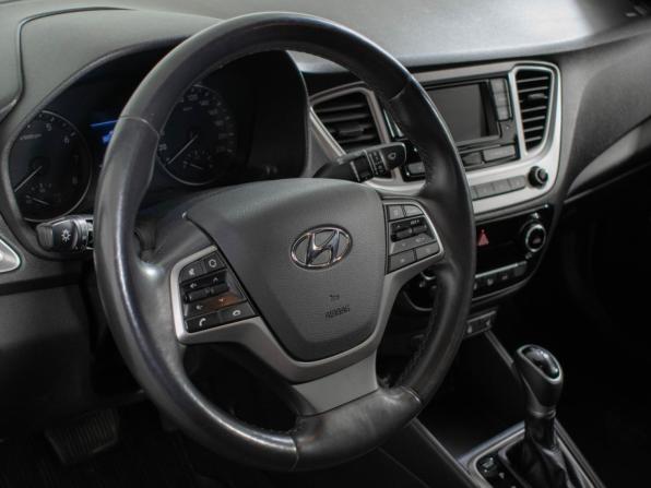 Hyundai Solaris II с пробегом 2020 года, цена 1 329 000 рублей, 151561 км, седан, Автокод Объявления