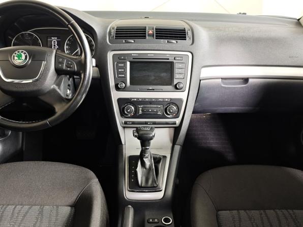 Skoda Octavia II (A5) Рестайлинг с пробегом 2012 года, цена 785 000 рублей, 215493 км, лифтбек, Автокод Объявления