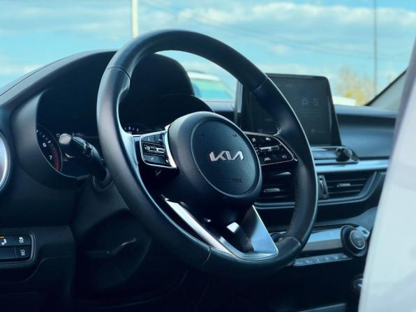 Kia Cerato IV Рестайлинг с пробегом 2021 года, цена 2 399 000 рублей, 55094 км, седан, Автокод Объявления