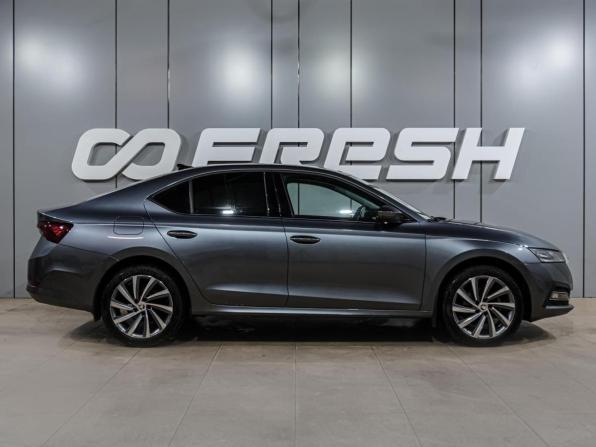 Skoda Octavia IV (A8) с пробегом 2021 года, цена 2 429 000 рублей, 87189 км, лифтбек, Автокод Объявления