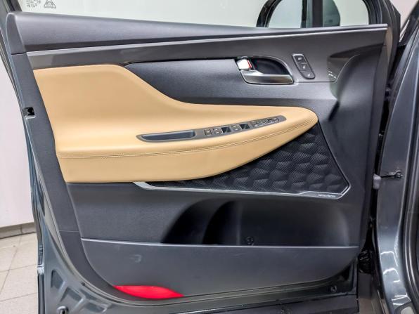 Hyundai Santa Fe IV Рестайлинг с пробегом 2021 года, цена 3 935 000 рублей, 37714 км, внедорожник, Автокод Объявления