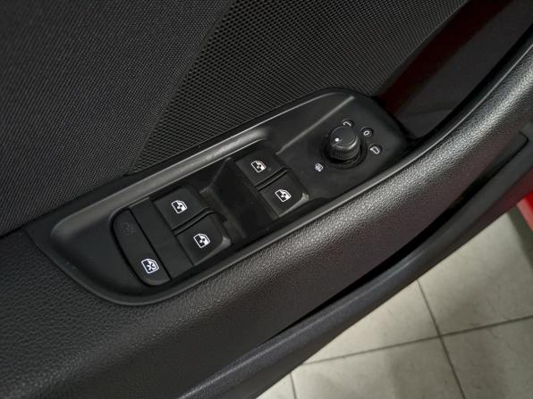 Audi A3 III (8V) Рестайлинг с пробегом 2019 года, цена 1 890 000 рублей, 140000 км, седан, Автокод Объявления